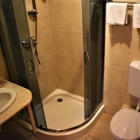 Exclusive Apartman מלון דירות