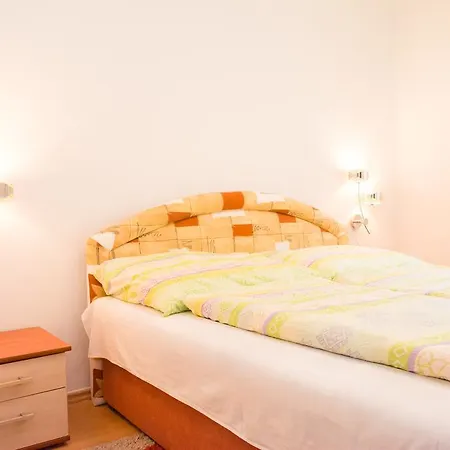 Exclusive Apartman מלון דירות
