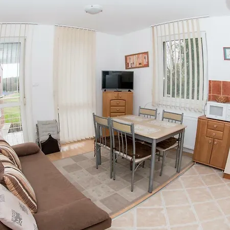Exclusive Apartman מלון דירות *